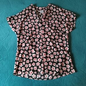 CAbi floral short sleeve top Ladies Sz Medium